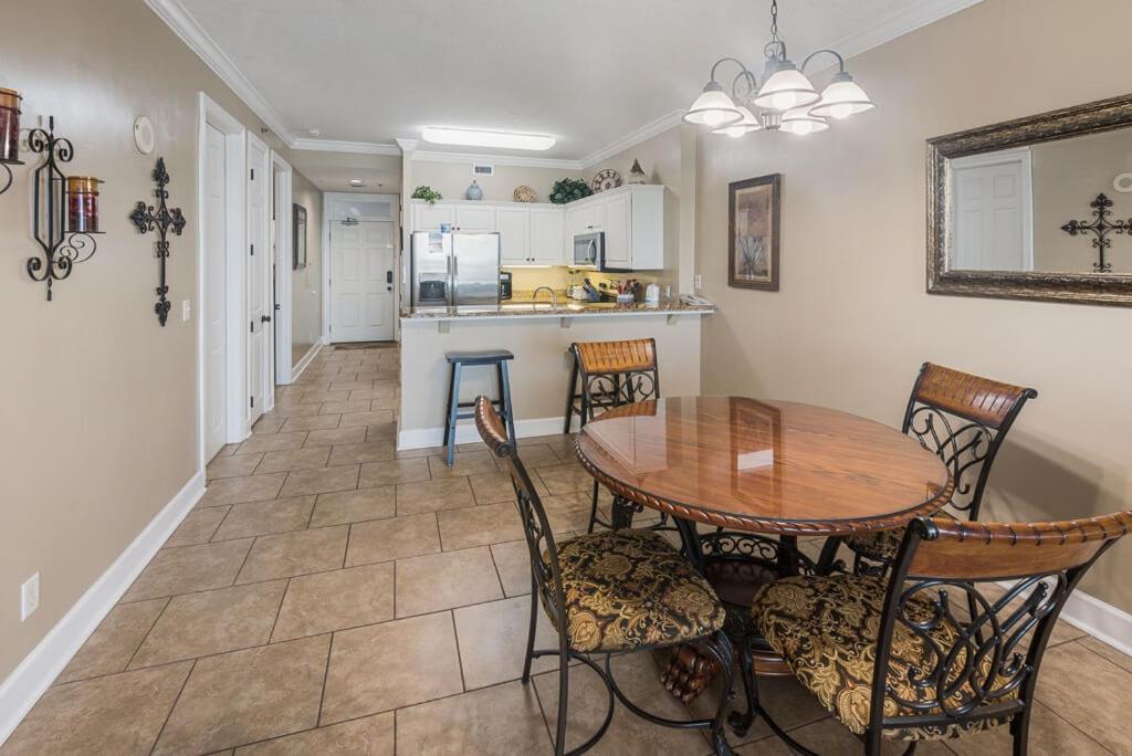 Island Royale: Beachfront Condo in Gulf Shores Exterior photo