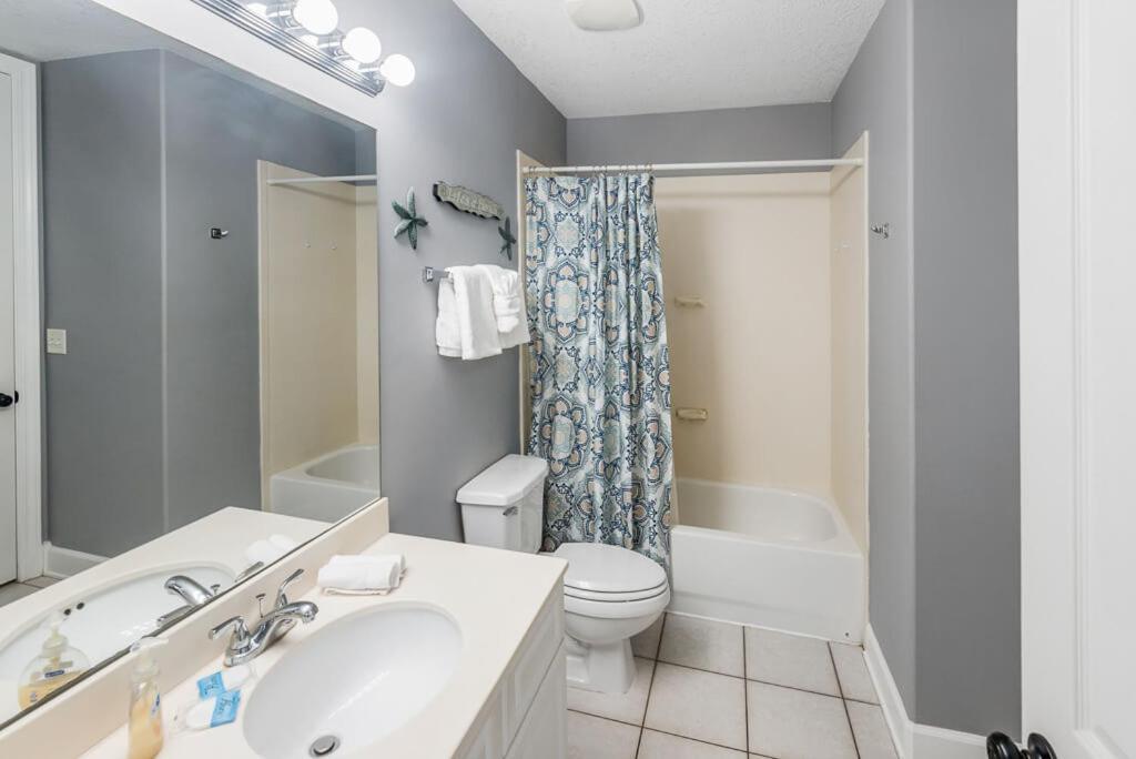 Island Royale: Beachfront Condo in Gulf Shores Exterior photo