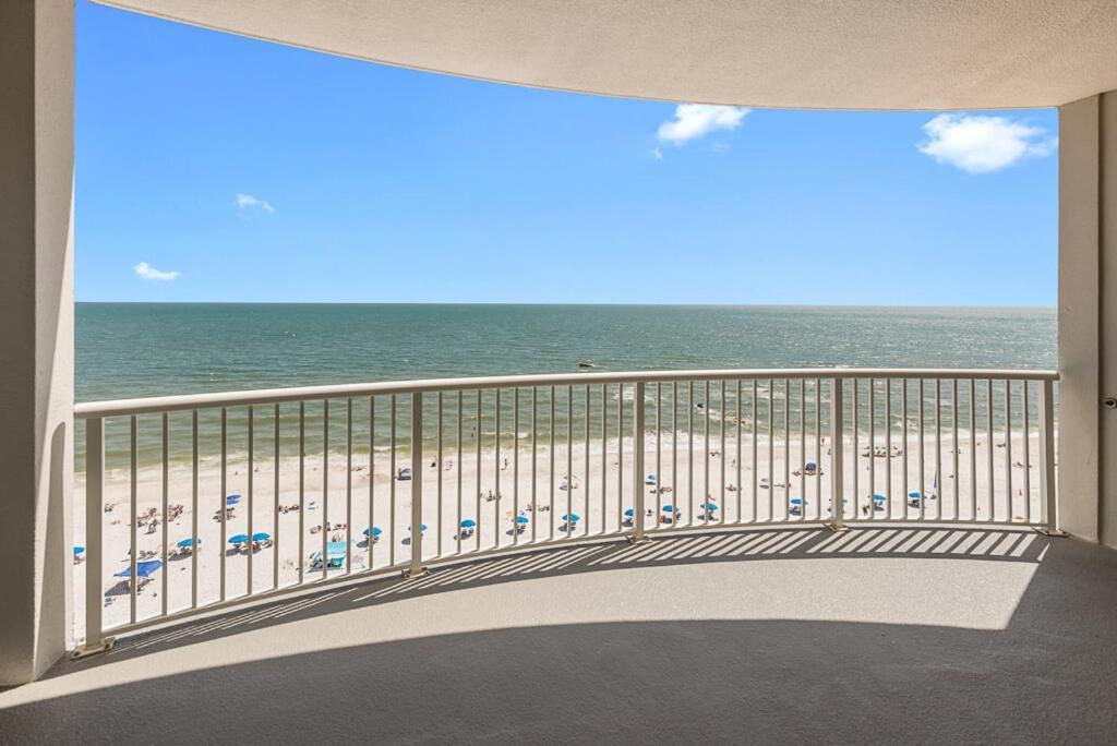 Island Royale: Beachfront Condo in Gulf Shores Exterior photo